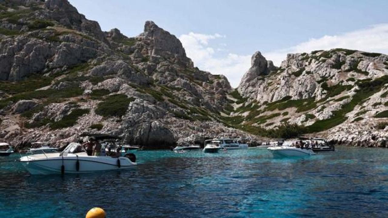 Cannes açıklarında tekne botla çarpıştı: 11 yaralı, 1 kayıp
