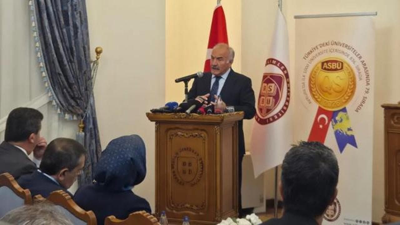 Hacımüftüoğlu'ndan Dijital Vatan Akademisi'nde 'beka' vurgusu: 'Manevi kubbeyi oluşturmazsanız bütün ışınlara açık olur'