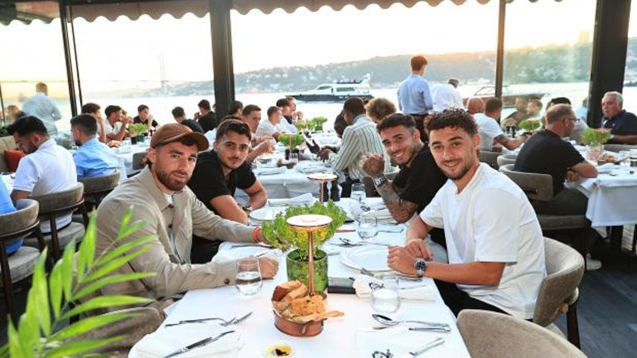 Beşiktaş'ta Avrupa Ligi mesaisi sürüyor: Teknik heyet ve futbolcular akşam yemeğinde bir araya geldi