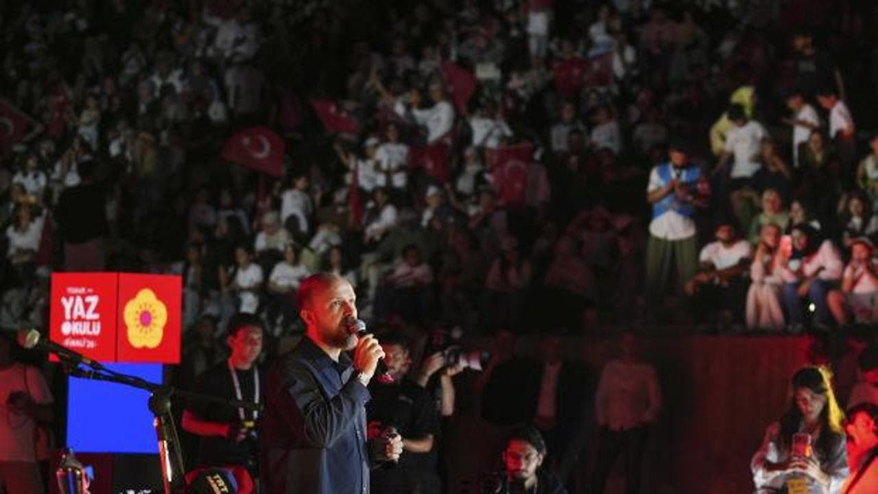 Bilal Erdoğan, TÜGVA Yaz Okulları İzmir Finali'ne katıldı