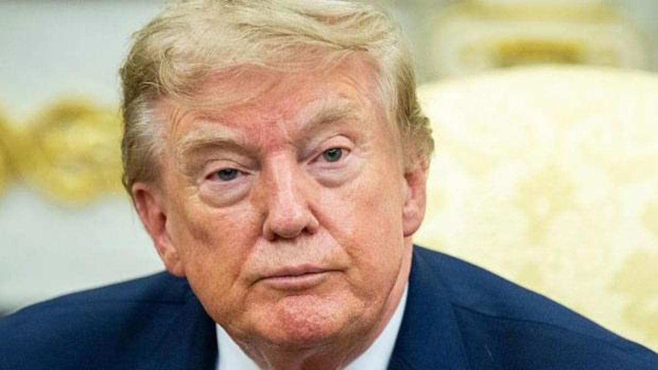Trump Kanada'ya yönelik yeni gümrük vergilerini askıya aldı