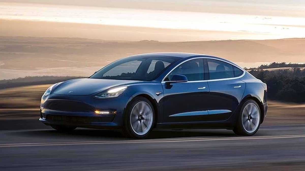 Tesla uygulaması kabusu oldu: 'Seni izliyorum' diyerek arabayı uzaktan ele geçirdi
